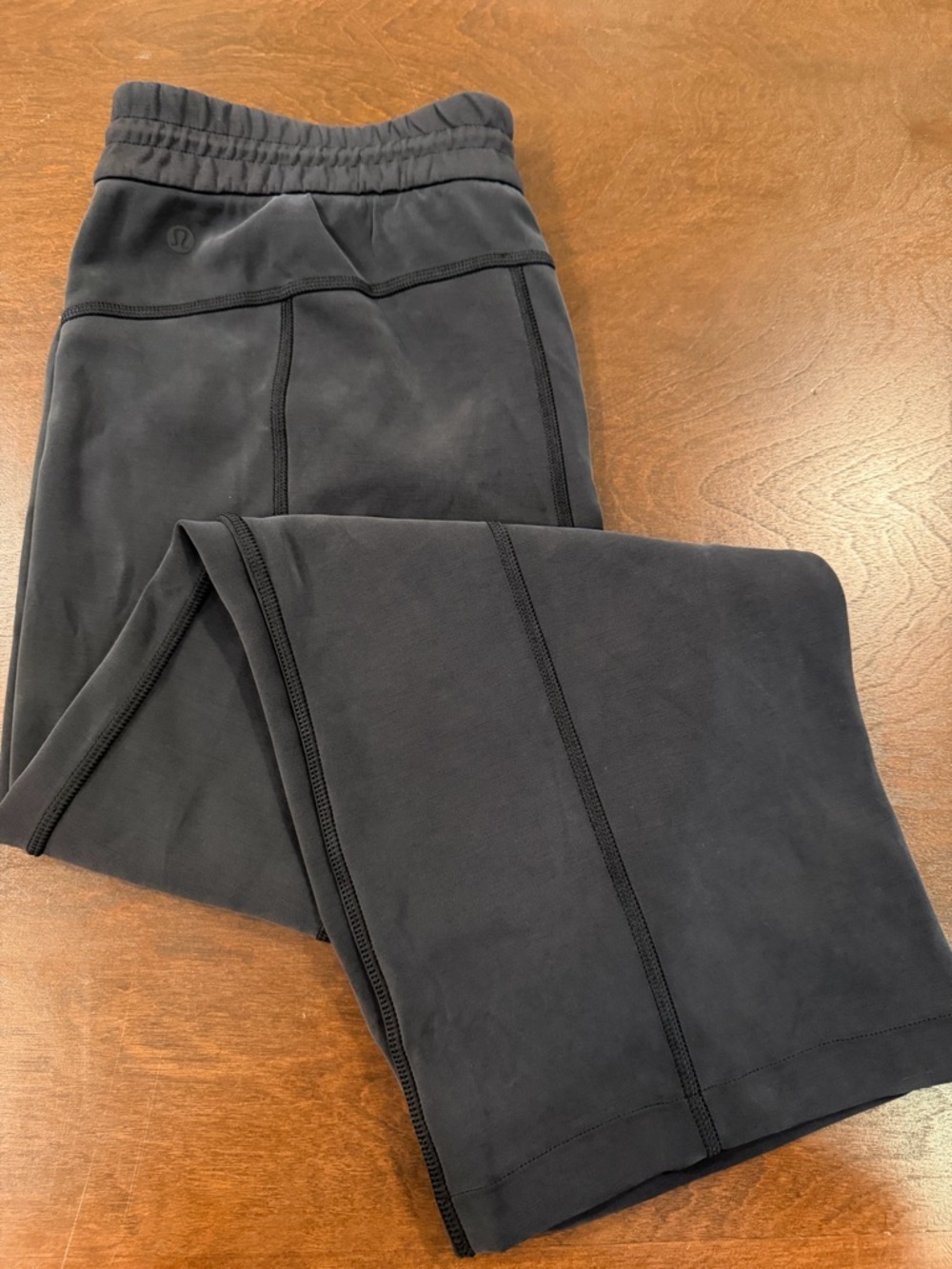 Lululemon Black soft stream High-Rise cropped pants